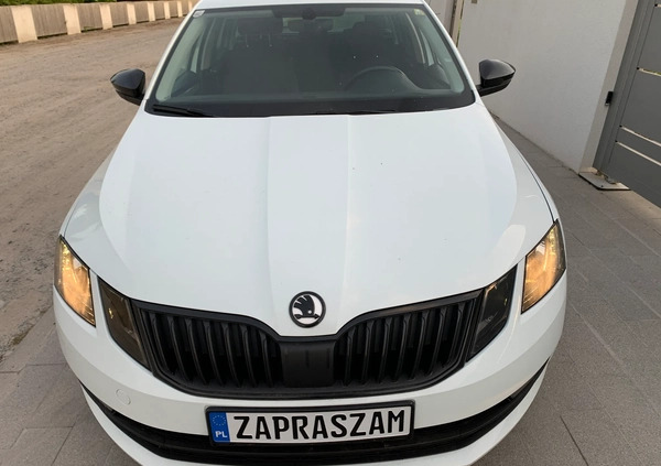 Skoda Octavia cena 49900 przebieg: 149000, rok produkcji 2017 z Poznań małe 211